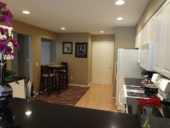 5th image of 22810 42nd Pl S