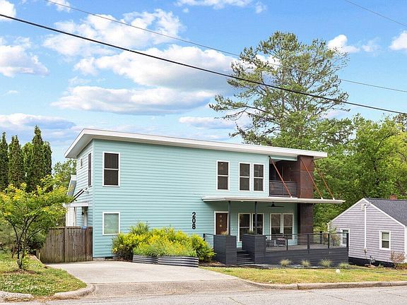 2nd image of 208 Baggett Ave