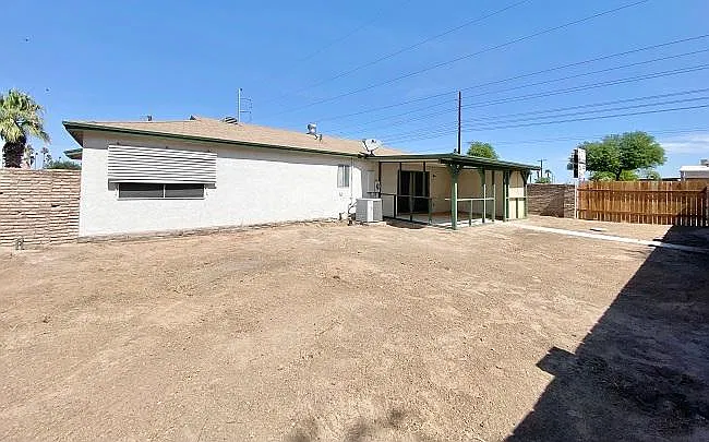 2400 S Engler Ave — Photo 14
