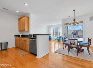 537 Sophee Ln, Lakewood, NJ 08701