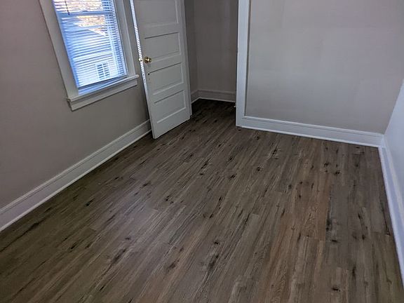 5th image of 4931 Cedar Ave Unit 2