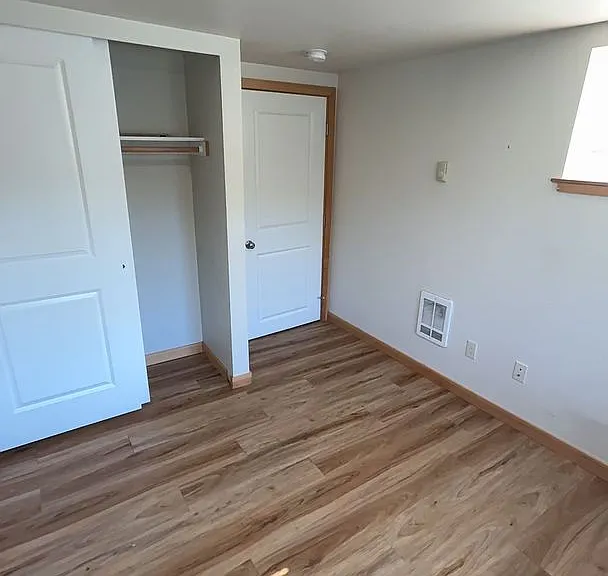 1124 N Forest St — Photo 20