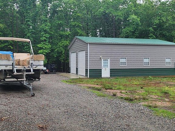 3rd image of 47 Tall Pines Dr
