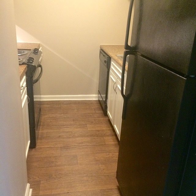 Space saver kitchen w/black appliances