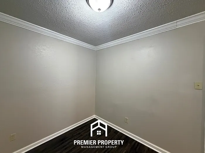 3 bed, 2.0 bath, 1795 sqft, $1,650 — Photo 4