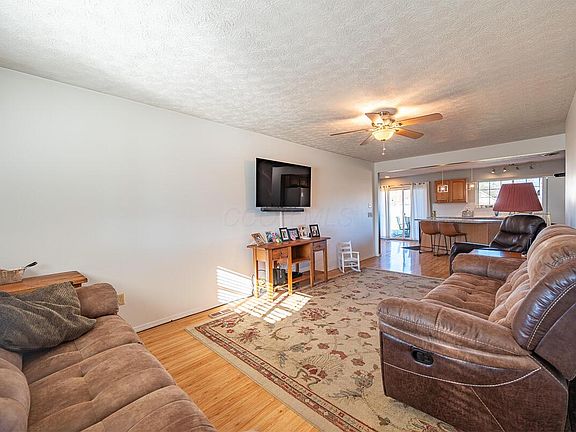 3rd image of 892 Liverpool Pl