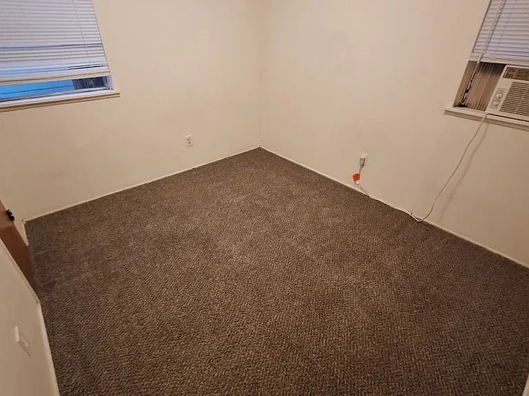 518 N Bowie Dr — Photo 3