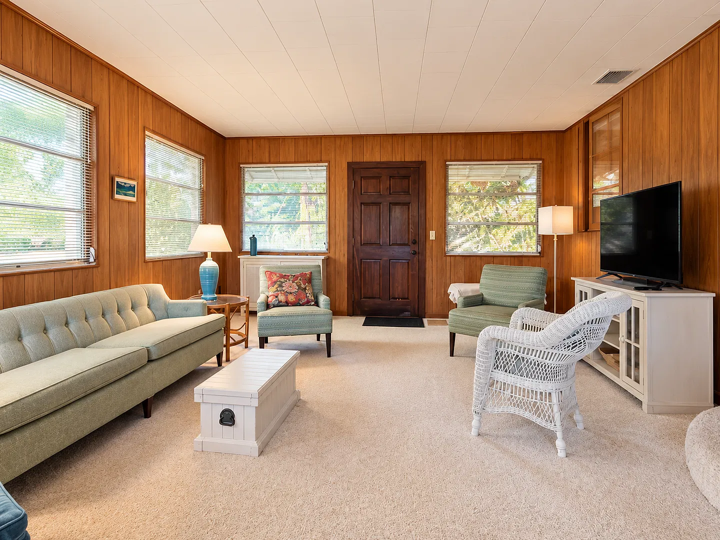 Furnished Seasonal Rental Near the Beach — Photo 3