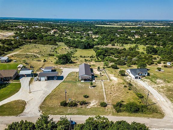 2nd image of 301 Wood Hollow Dr