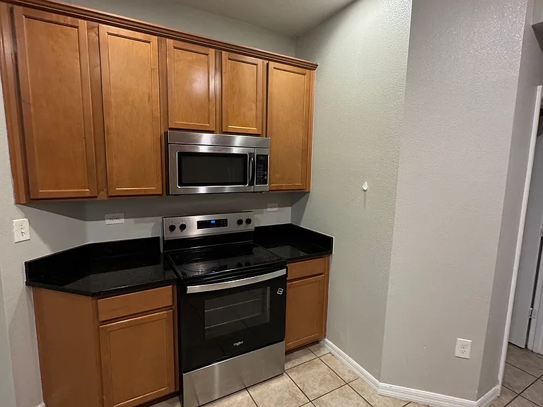 11938 Silverlake Park Dr — Photo 4