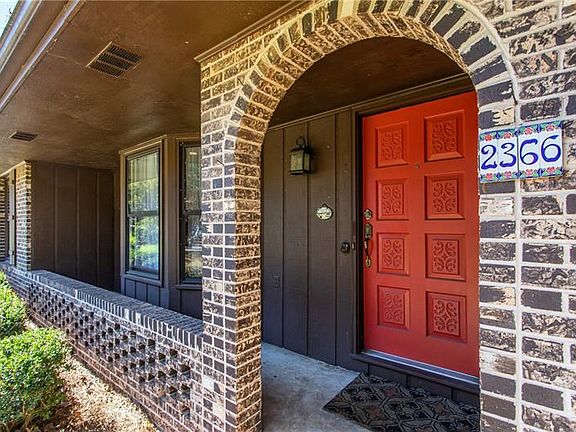 4th image of 2366 Wood Creek Ct