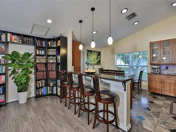 5th image of 1338 Mohrlake Dr