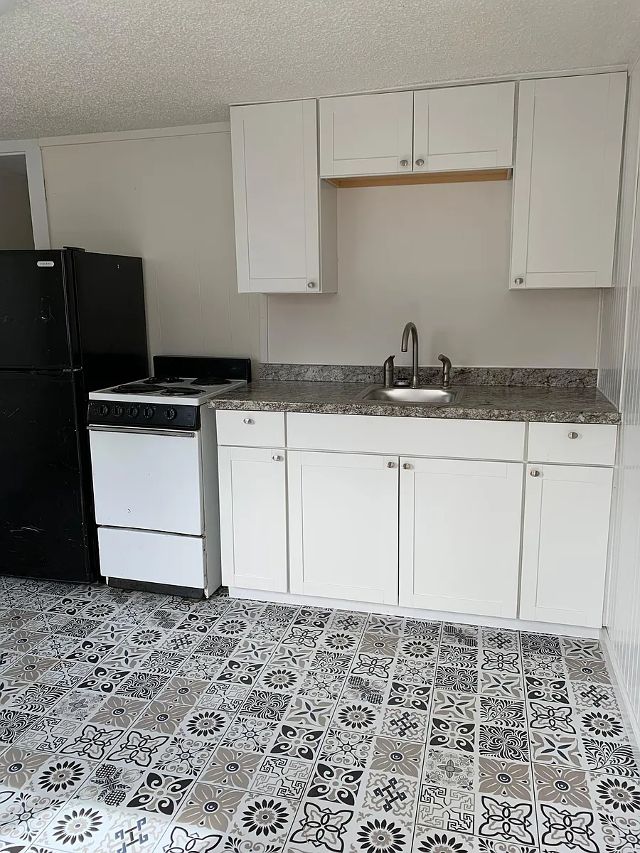 Building Photo - 1536 Stacia St #3