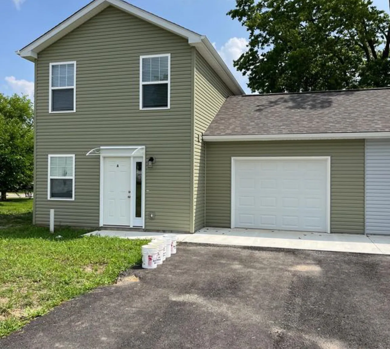 2 bed, 1.5 bath, 1100 sqft, $1,500 — Photo 1