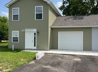 164 E Center St APT D, London, OH 43140