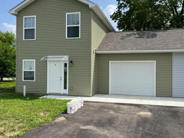 164 E Center St APT D, London, OH 43140