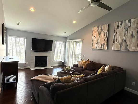 4th image of 3612 Oakmonte Blvd