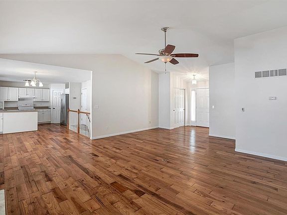 4th image of 4401 Morning Dove Ct