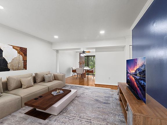 3rd image of 404 Willow Turn