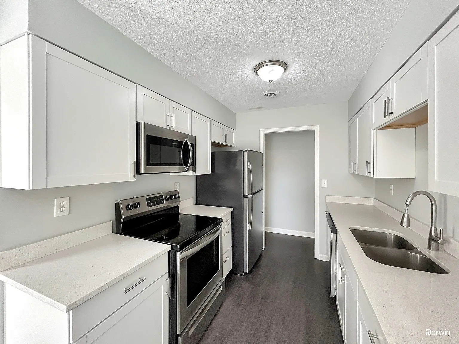 3 bed, 2.0 bath, 1210 sqft, $1,470 — Photo 2