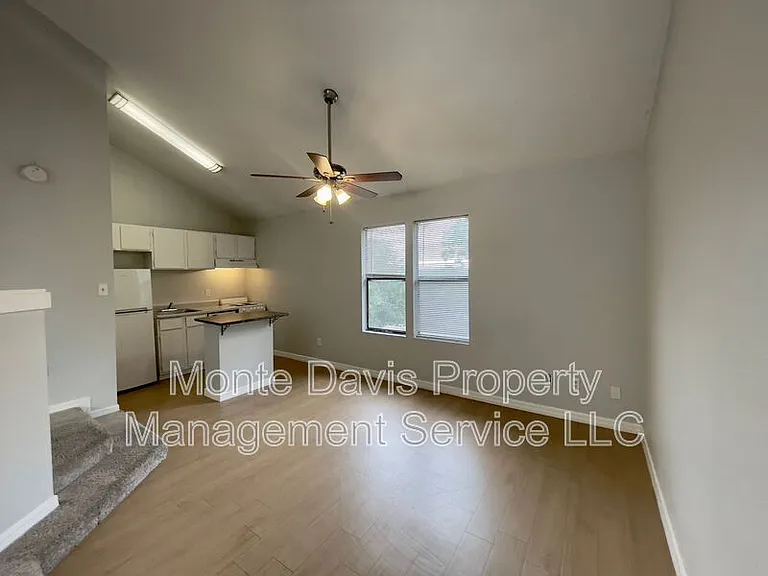 513 S Park Dr #304 — Photo 5