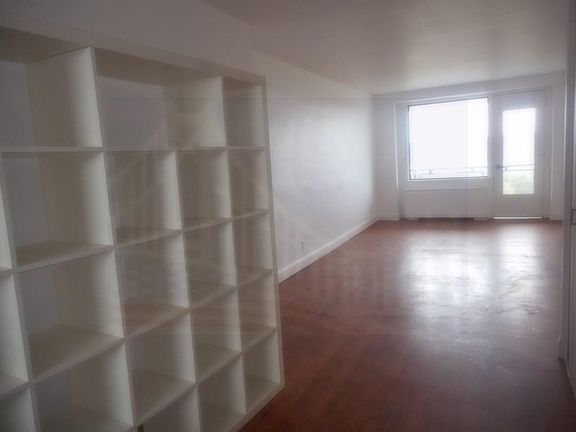 4th image of 4705 Henry Hudson Pkwy W APT 14B