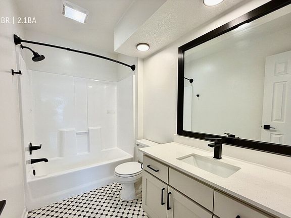 5th image of 2704 Sam Wilson St #A