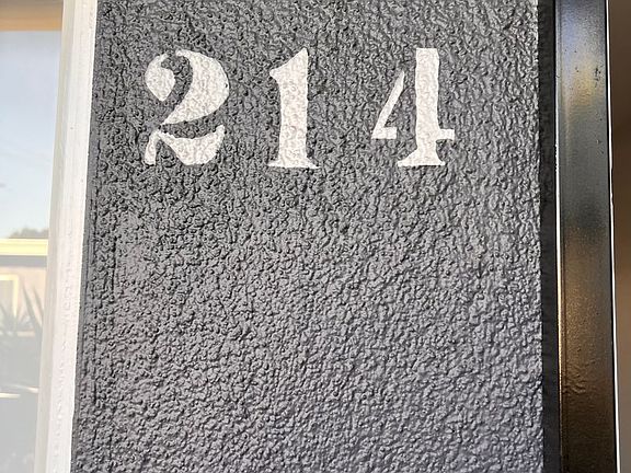 2nd image of 2720 Randolph St APT 214