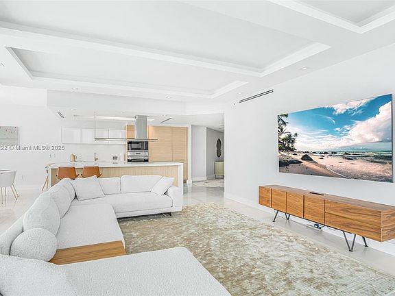 4th image of 17111 Biscayne Blvd Unit 309