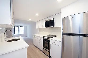 Rented by R New York