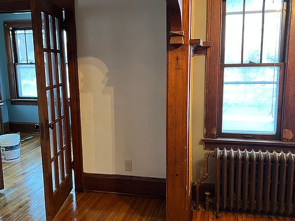 4th image of 615 Snelling Ave N #2