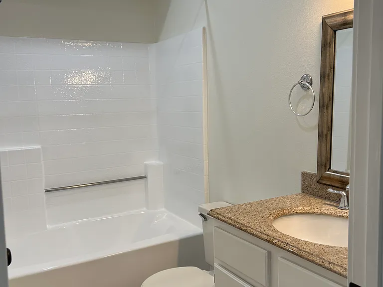 22715 Boxwood Ln — Photo 10