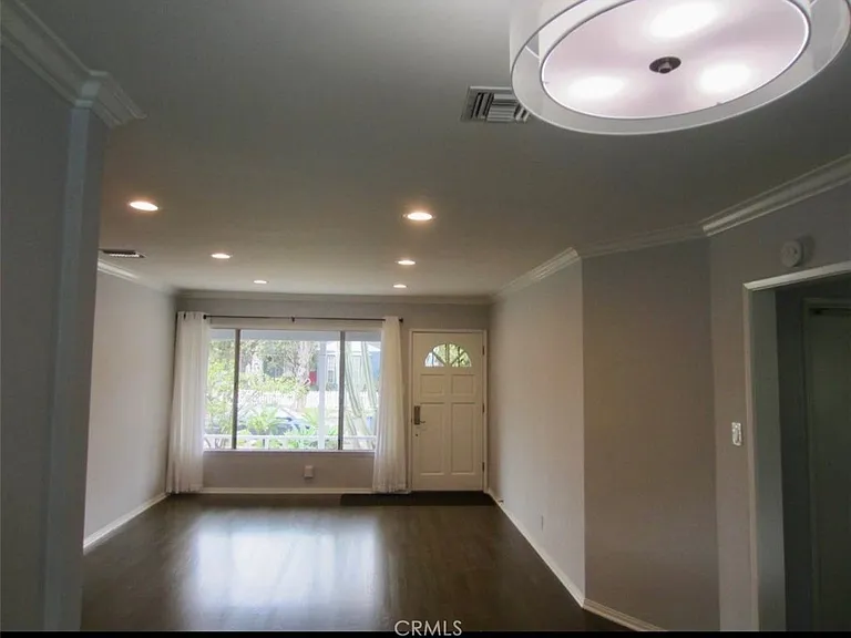 6372 Zelzah Ave — Photo 4