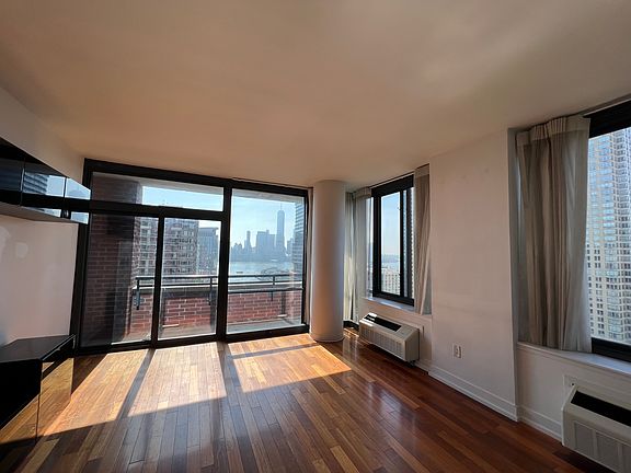 3rd image of 389 Washington St APT 21K