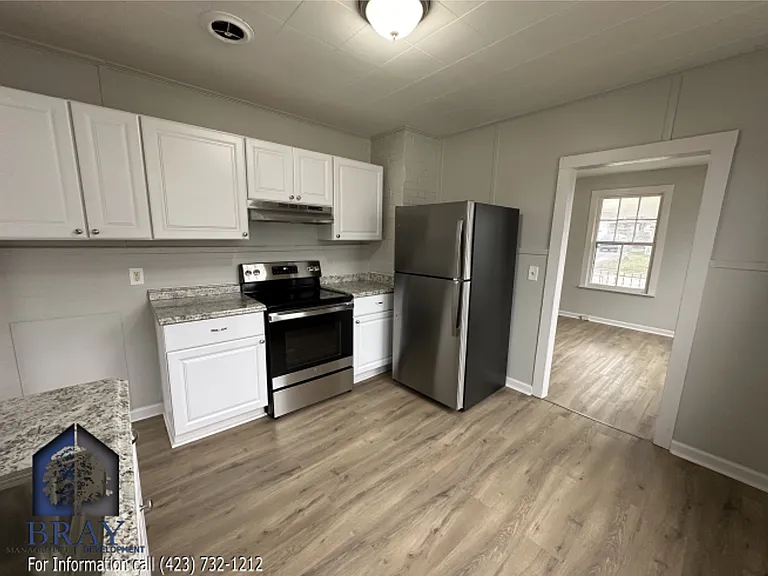 1238 Willow St — Photo 6