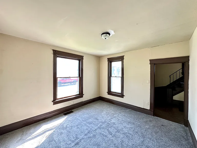 413 Bartram Ave — Photo 3