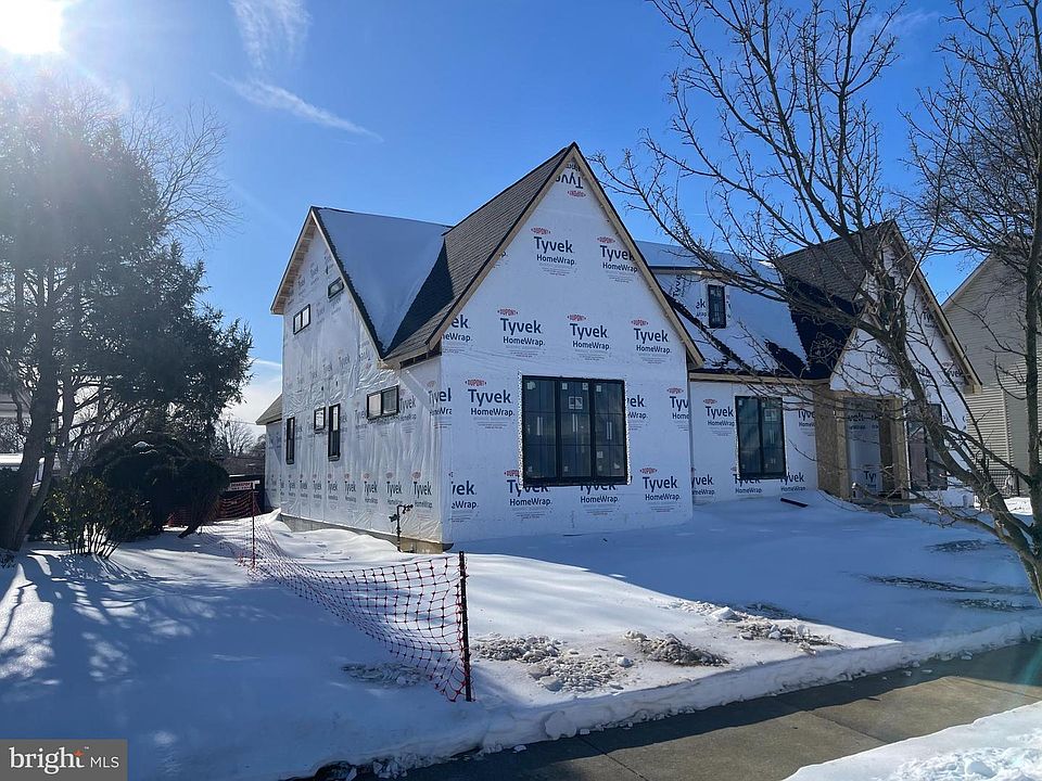 2nd image of 420 Cedar Ave