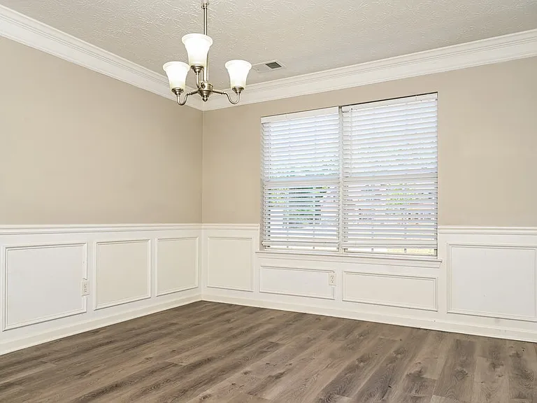 204 Biltmore Way — Photo 5