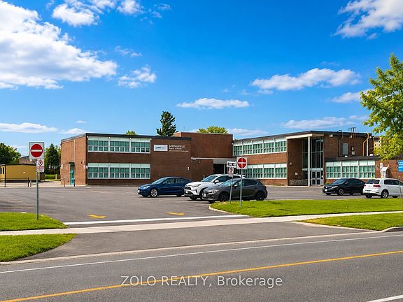 2nd image of 3250 The Credit Woodlands #16