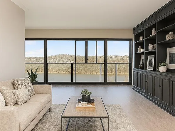2727 Palisade Avenue image 2 of 23