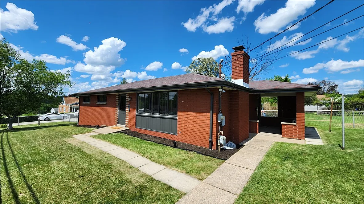 402 Chicago Ave photo 1