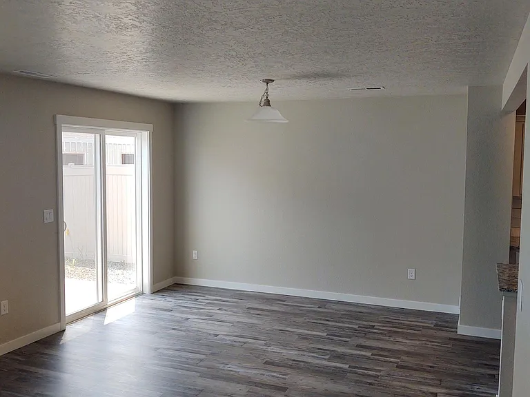 5992 S Carlburg Ave — Photo 8