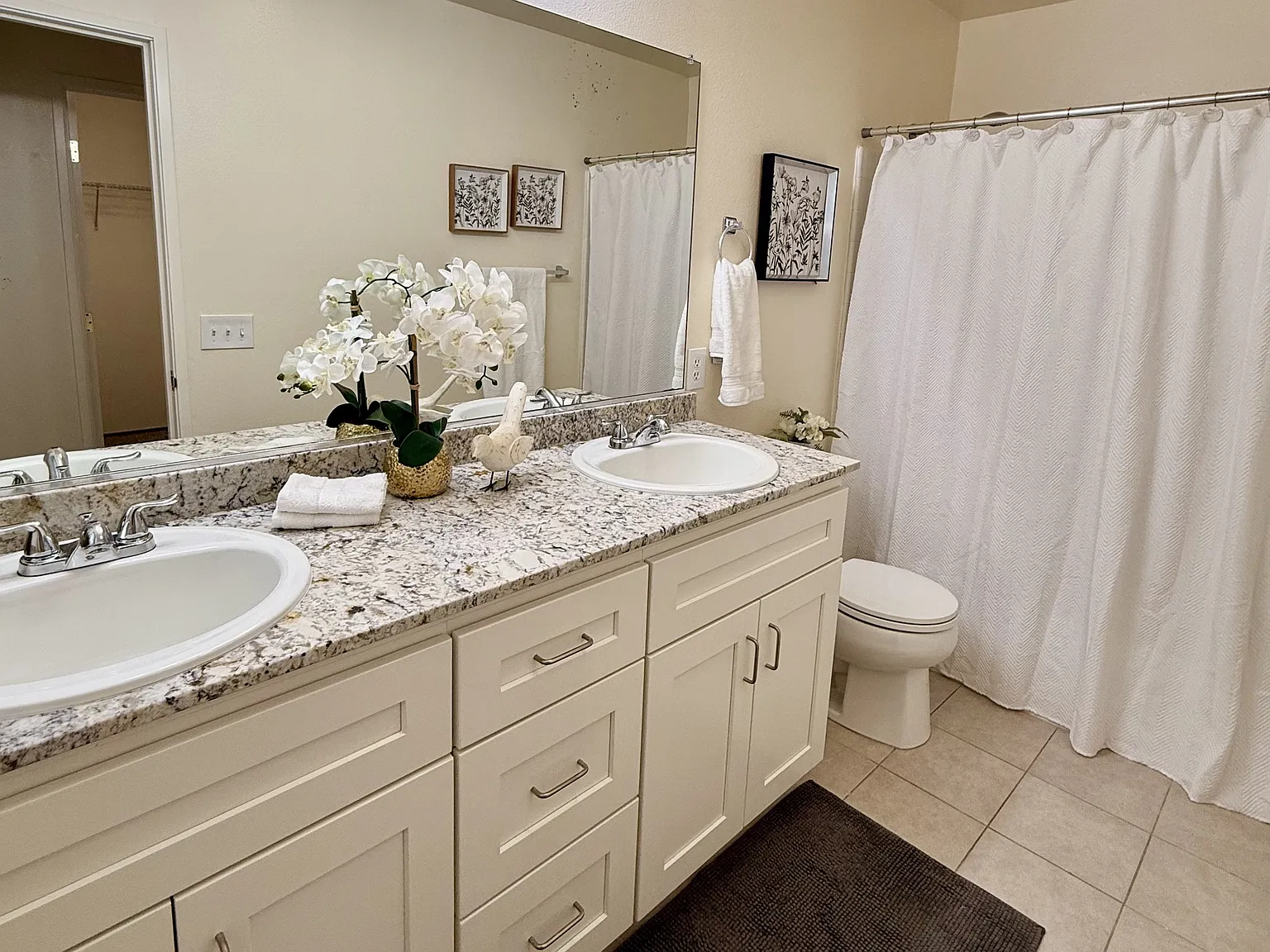 3 bed, 2.5 bath, 1458 sqft, $2,025 — Photo 3