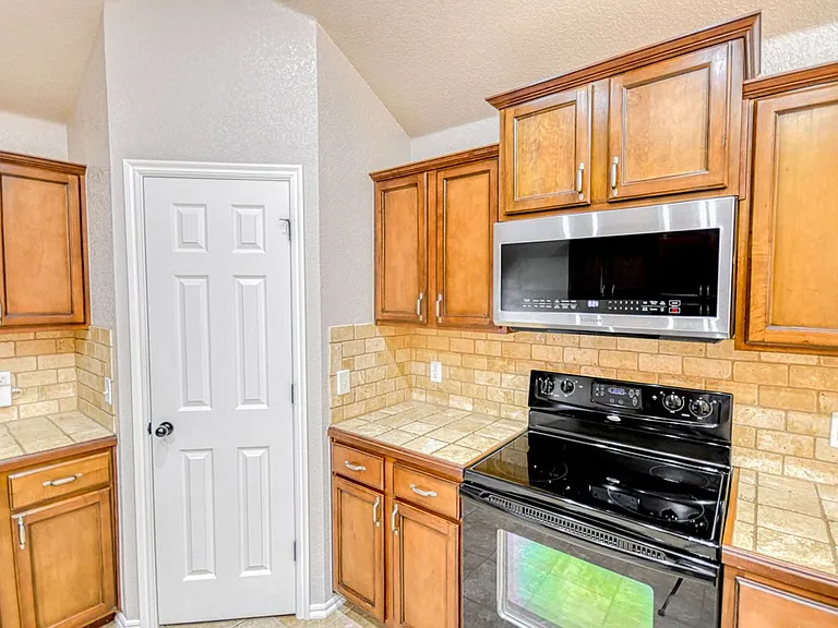 329 Tecumseh Meadows Dr — Photo 16