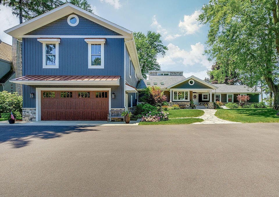 1st image of 2515 Lake Vista Dr