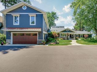2515 Lake Vista Dr, Saint Joseph, MI 49085