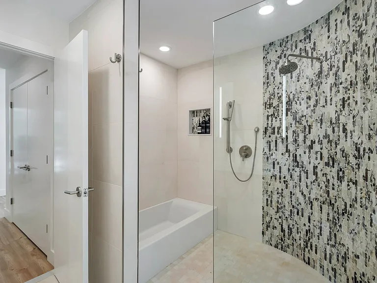 94 Peconic Hills Dr — Photo 21