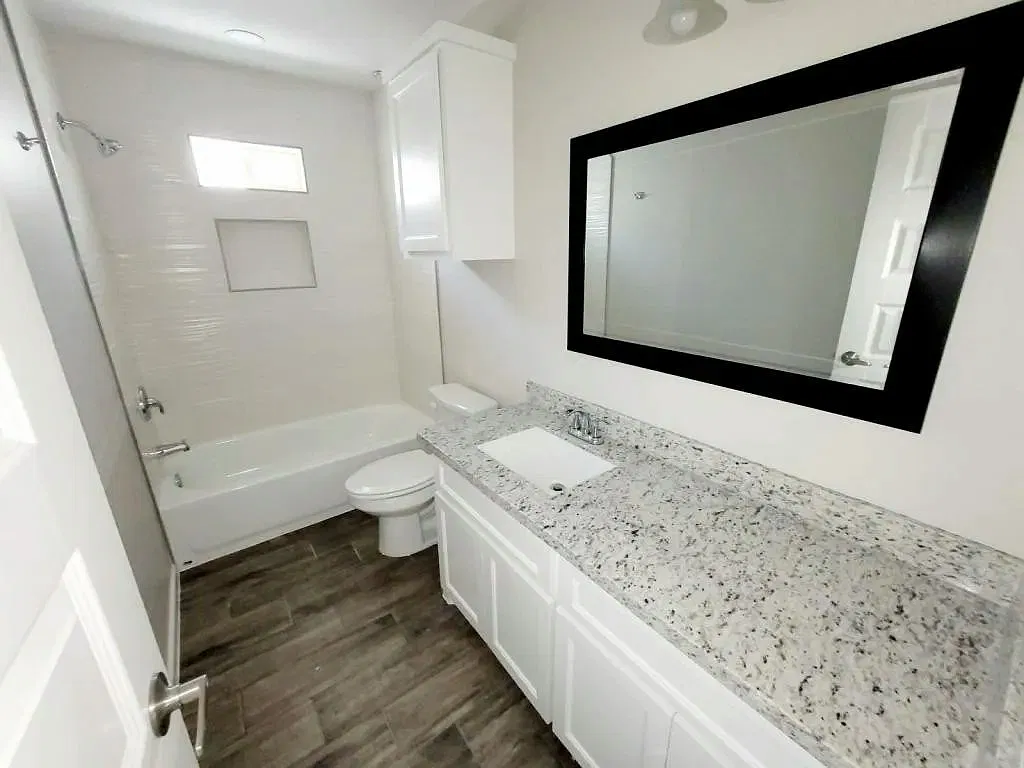 5800 Sandpiper Avenue, Unit 4 — Photo 3