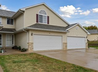 3712 Stoneview Cir SW, Cedar Rapids, IA 52404