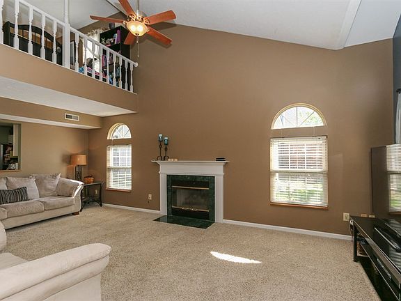 3rd image of 2926 Crosscreek Cir
